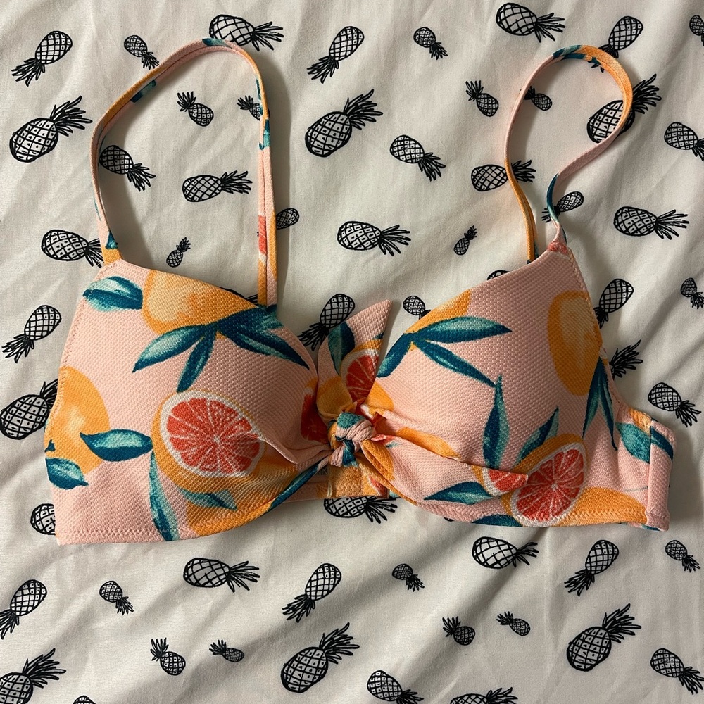 Bathing suit top like new.